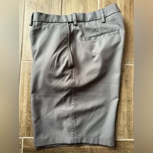 Haggar Cool 18 Pro golf shorts.  Size is 38. These shorts are like new.